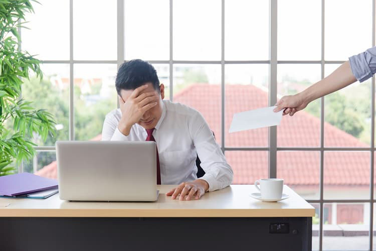 Như thế nào là đơn phương chấm dứt hợp đồng lao động