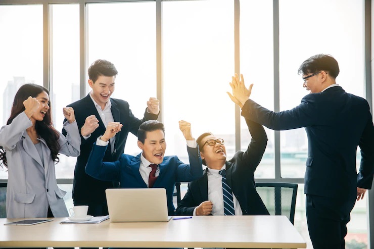 Một group nội bộ sẽ giúp nhân viên hiểu nhau hơn, thoải mái chia sẻ thông tin cùng nhau