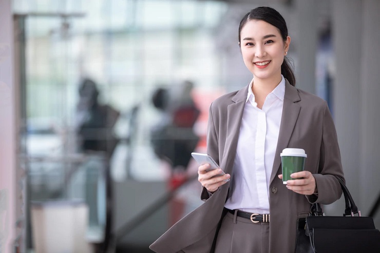Phong cách quản lý nhân sự theo phương pháp dân chủ tức là lấy ý kiến của mọi người làm chủ